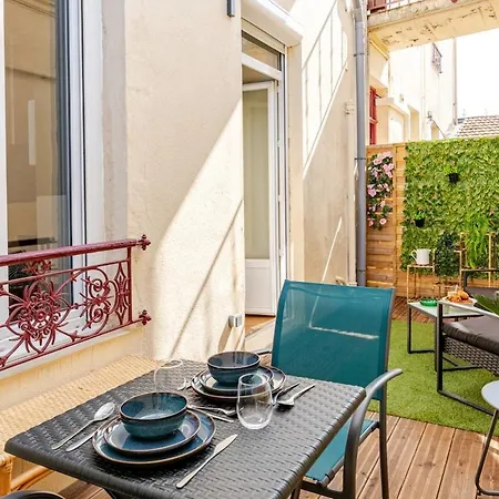 Emeraude - Center - Terrace - Free Parking Apartment